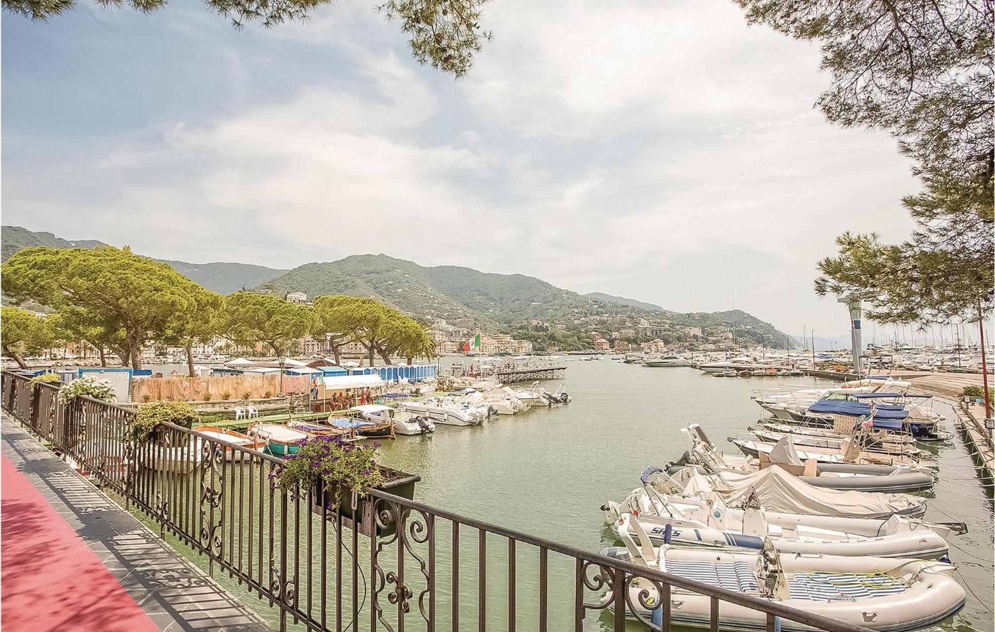 Awesome Apartment In Rapallo Ge With Kitchen SantʼAnna Екстериор снимка